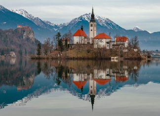 António Kosta and Commissioner Kos in Bled, Slovenia to emphasize renewed momentum for enlargement